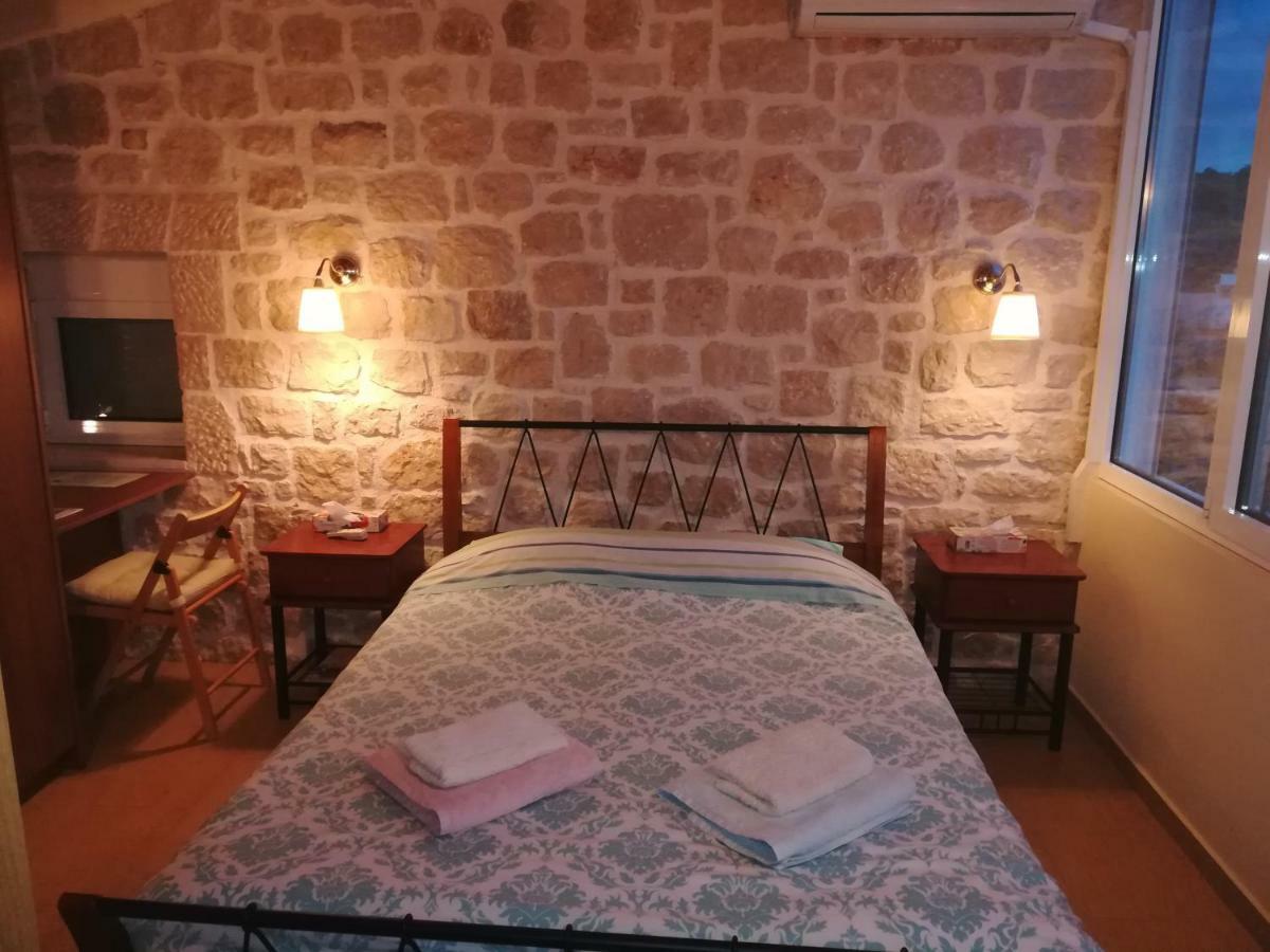 Villa Stone House In Olive Grove Tolón Esterno foto